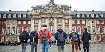Infobörse der Hochschulen und Kooperationspartner im Schloss